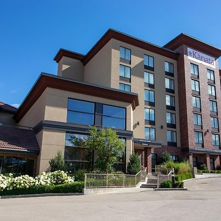 Hotel Kelowna & Conference Centre מראה חיצוני תמונה